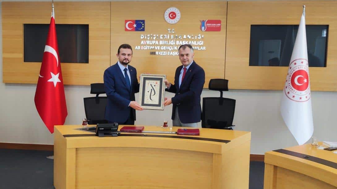 Teftiş Kurulu Başkanlığı İle Türkiye Ulusal Ajansı Arasında ERASMUS+ ve ESC Projelerinin İzlenmesi, Denetlenmesi ve Rehberlik Faaliyetlerinin Yürütülmesine Dayalı İşbirliği Protokolü İmzalandı